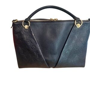 Authentic Louis Vuitton V-Tote MM Black Monogram Handbag